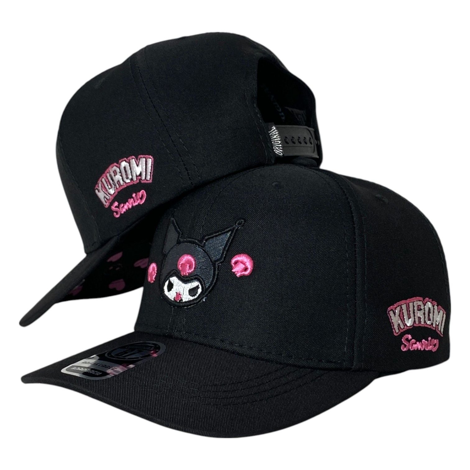 Gorra COMICS Negra con Bordado en Relieve y Estampado.