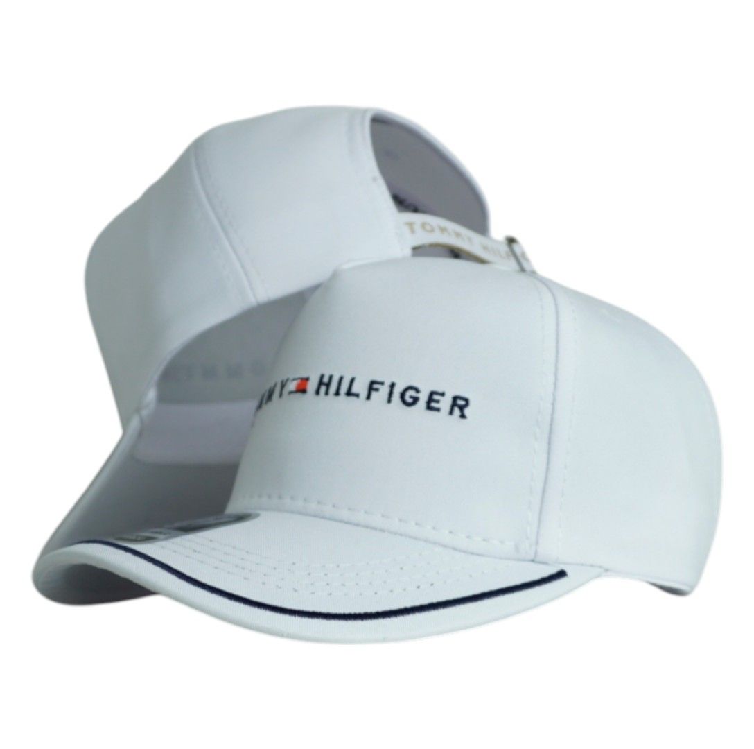 Gorra Tommy Blanca con Bordado en Relieve y Detalle en Visera.