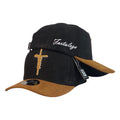 Gorra FE Negra en Gamuza con Visera Miel y Bordado en Relieve.