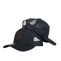 Gorra Barcelona Negra con Malla Negra y Bordado en Relieve.
