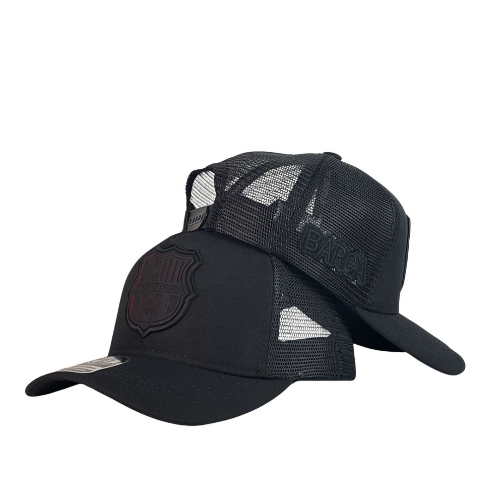 Gorra Barcelona Negra con Malla Negra y Bordado en Relieve.