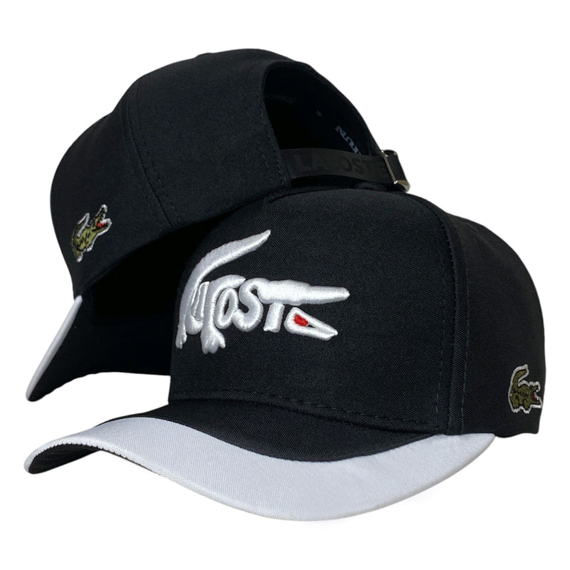 Gorra Lacoste Negra con Visera Blanca y Bordado en Relieve.
