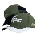 Gorra Lacoste Verde con Bordado en Relieve y Visera Blanca.