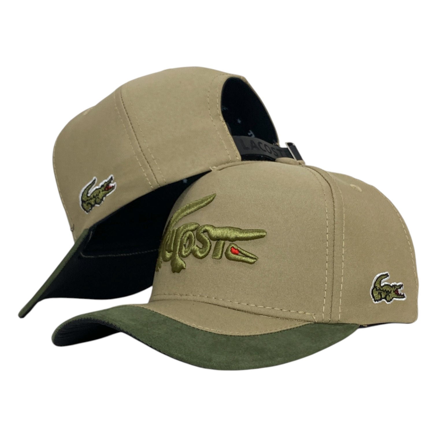 Gorra Lacoste Beige con Bordado en Relieve y Visera Verde.