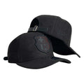Gorra Barcelona Negra en Gamuza con Escudo en Relieve y Cierre de Cuero.