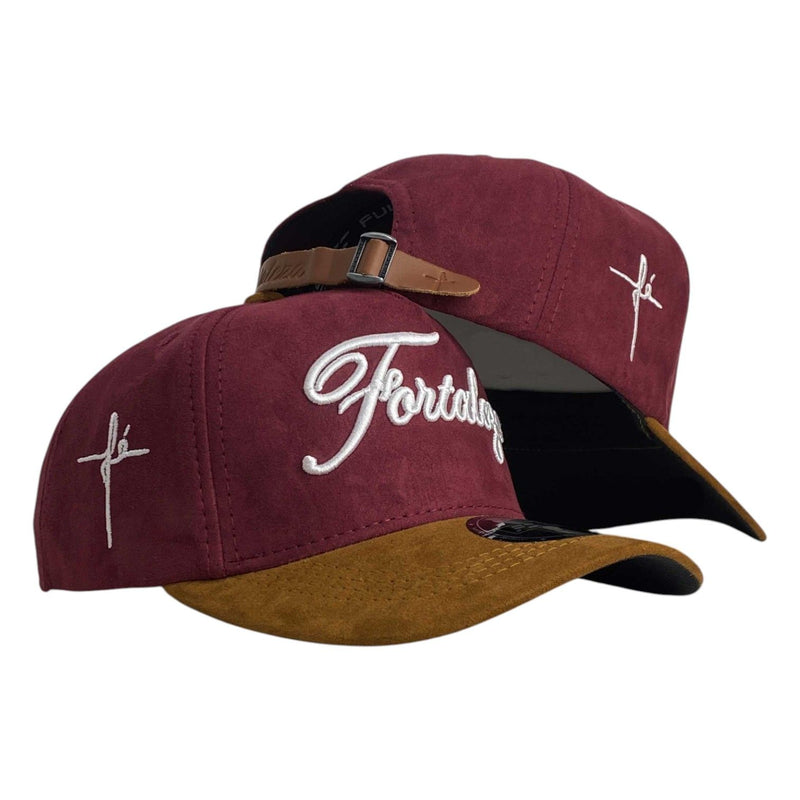 Gorra FE Vinotinto en Gamuza con Visera Miel y Cierre de Cuero.