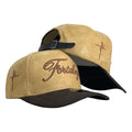 Gorra FE Beige en Gamuza con Visera Marrón y Bordado en Relieve.