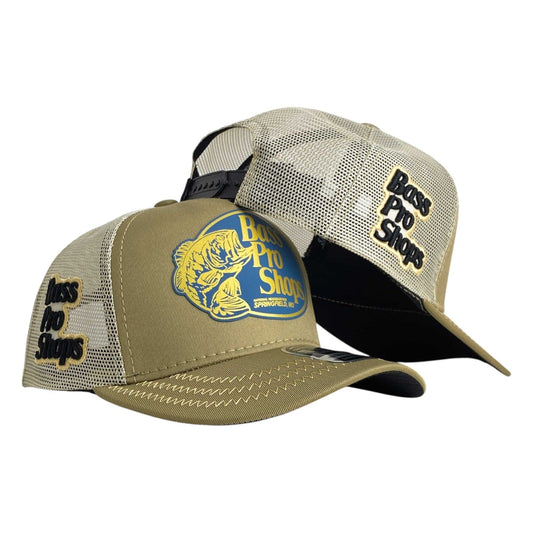 Gorra Bass Pro Shop Beige con Malla Beige y Bordado en Relieve.