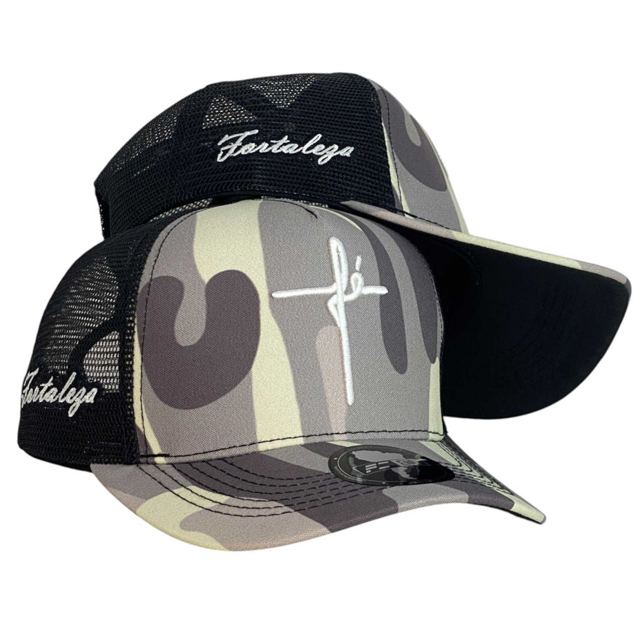 Gorra FE Camo con Malla Negra y Bordado en Relieve.
