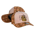 Gorra Full Caps Niño Beige en Gamuza con Bordado de Capibara y Estampado de Caritas.
