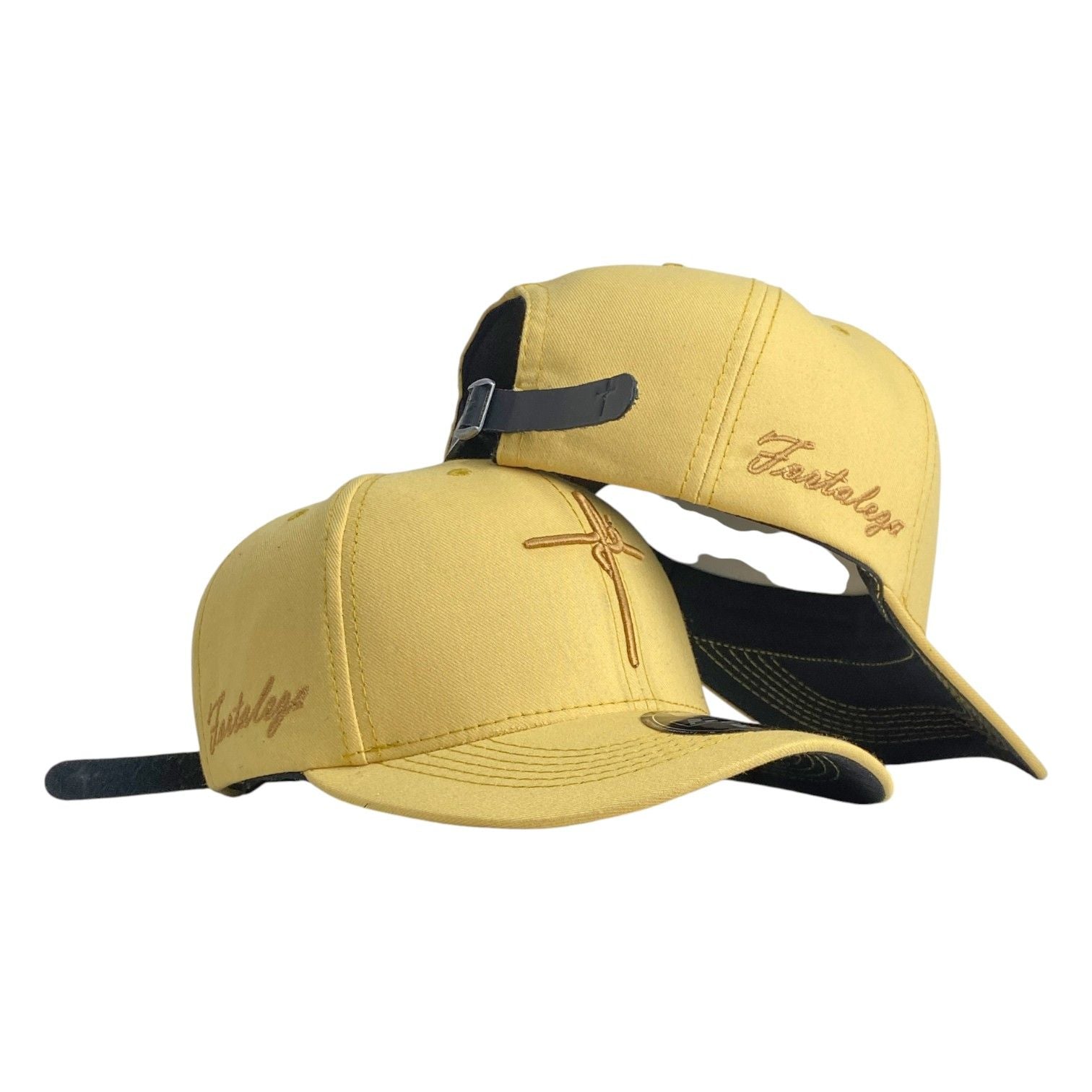 Gorra FE Amarilla con Bordado de Cruz y Cierre de Cuero.