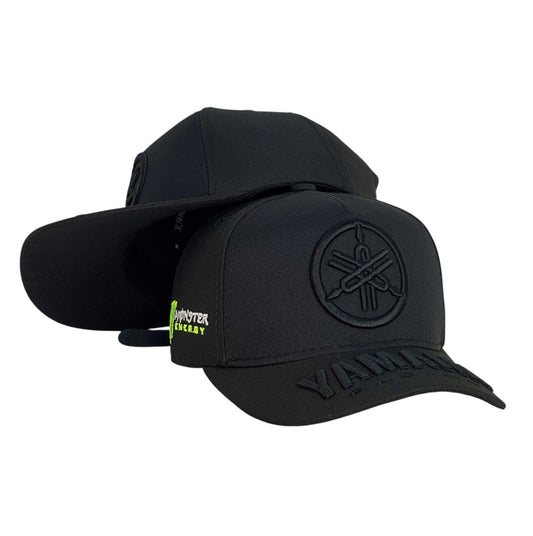 Gorra Multimarca Negra con Bordado en Relieve y Estampado Monster.