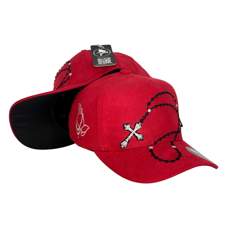 Gorra FE Roja en Gamuza con Bordado de Rosario y Cristales.