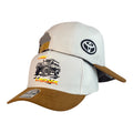 Gorra Toyota Beige en Gamuza con Estampado Land Cruiser y Visera Miel.