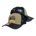 Gorra Toyota Beige con Malla Negra y Estampado Land Cruiser.