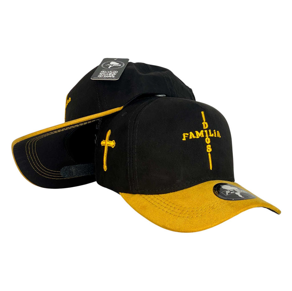 Gorra FE Negra en Gamuza con Visera Miel y Bordado en Relieve.