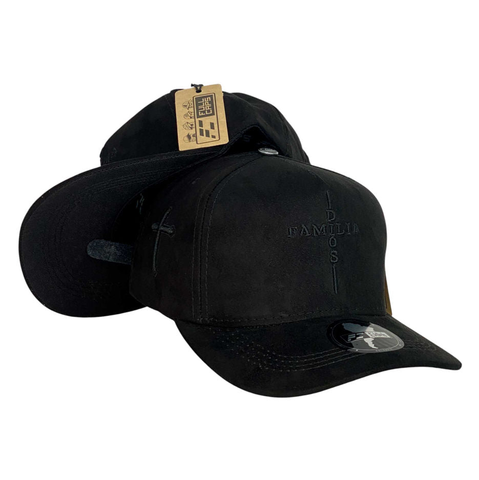 Gorra FE Negra en Gamuza con Bordado en Relieve y Cruz Lateral.