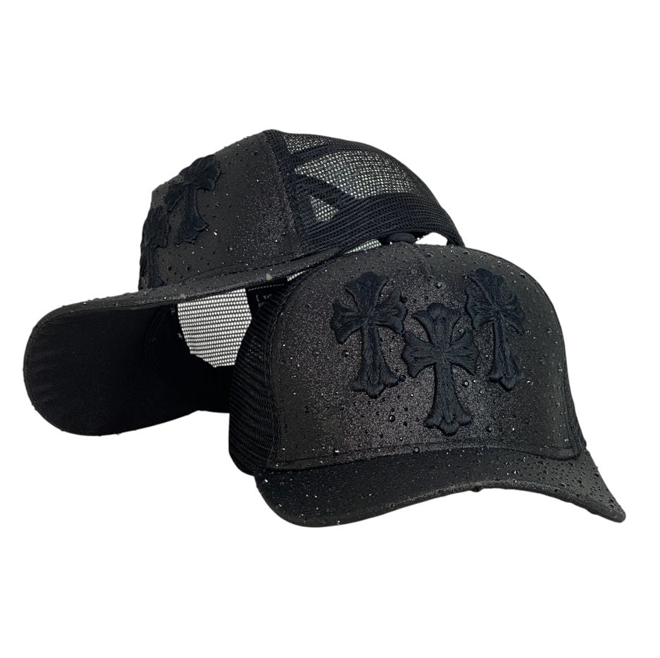 Gorra Full Caps Negra con Cristales y Bordado en Relieve.