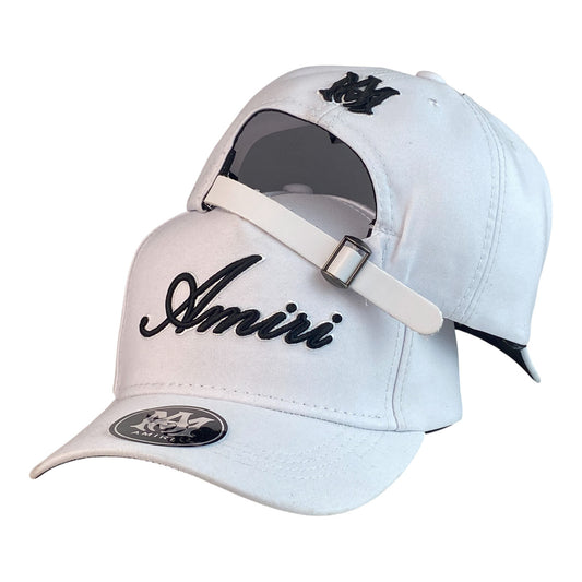 Gorra Amiri Blanca con Bordado en Alto Relieve y bordado trasero.