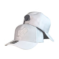 Gorra Fox Blanca con Bordado en Relieve y Cierre Snapback.