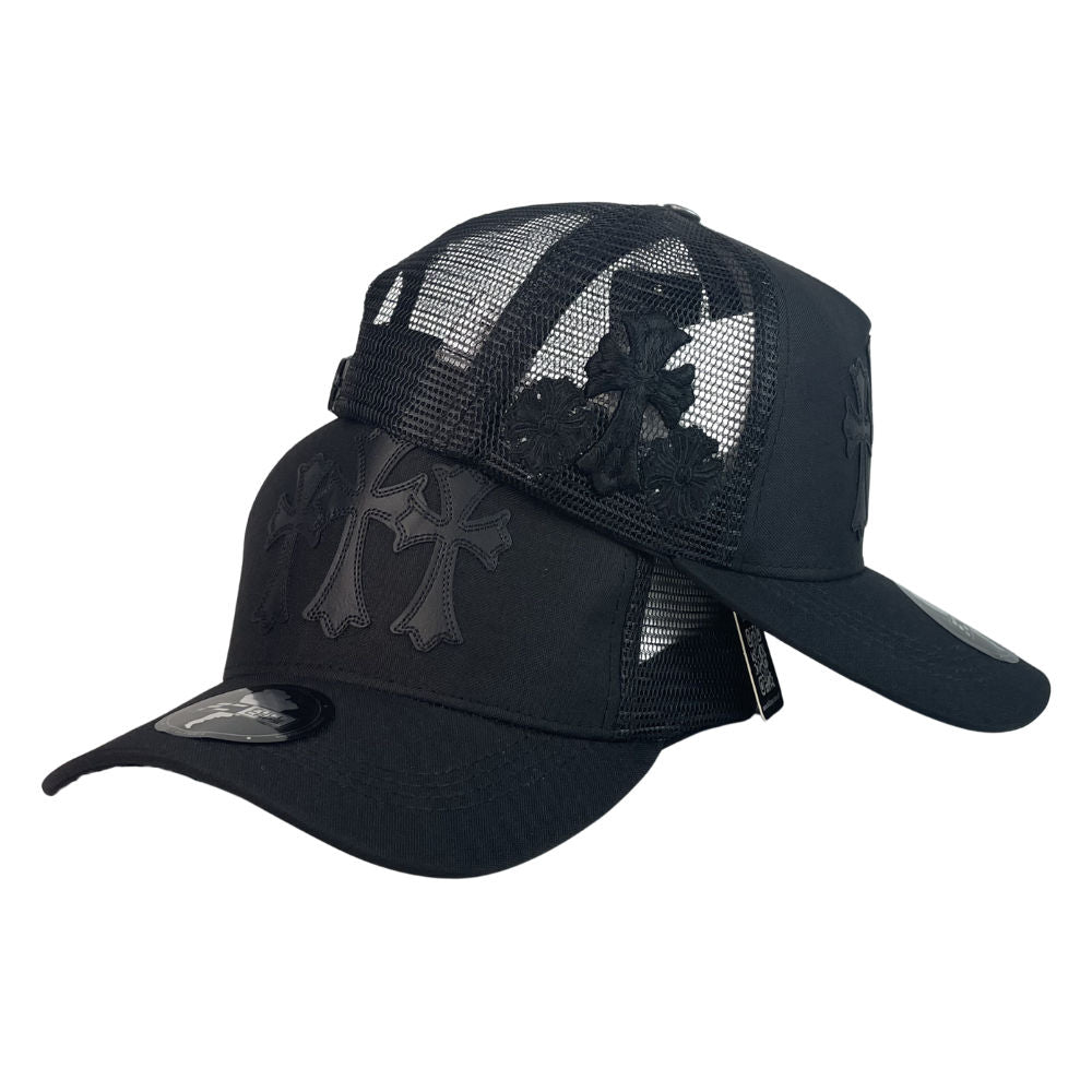 Gorra Full Caps Negra con Malla Negra y Bordado en Relieve.