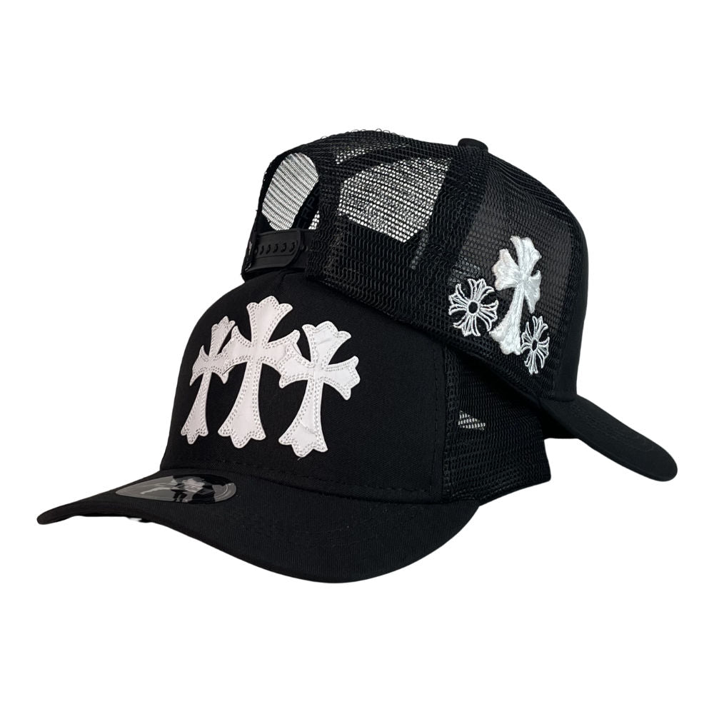 Gorra Full Caps Negra con Bordado en Relieve y Malla Negra.