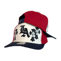 Gorra Full Caps Roja con Bordado en Relieve y Aplicaciones de Cruces.