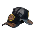 Gorra Full Corral Negra en Cuero con Parche de Caballo y Visera con Grabado.