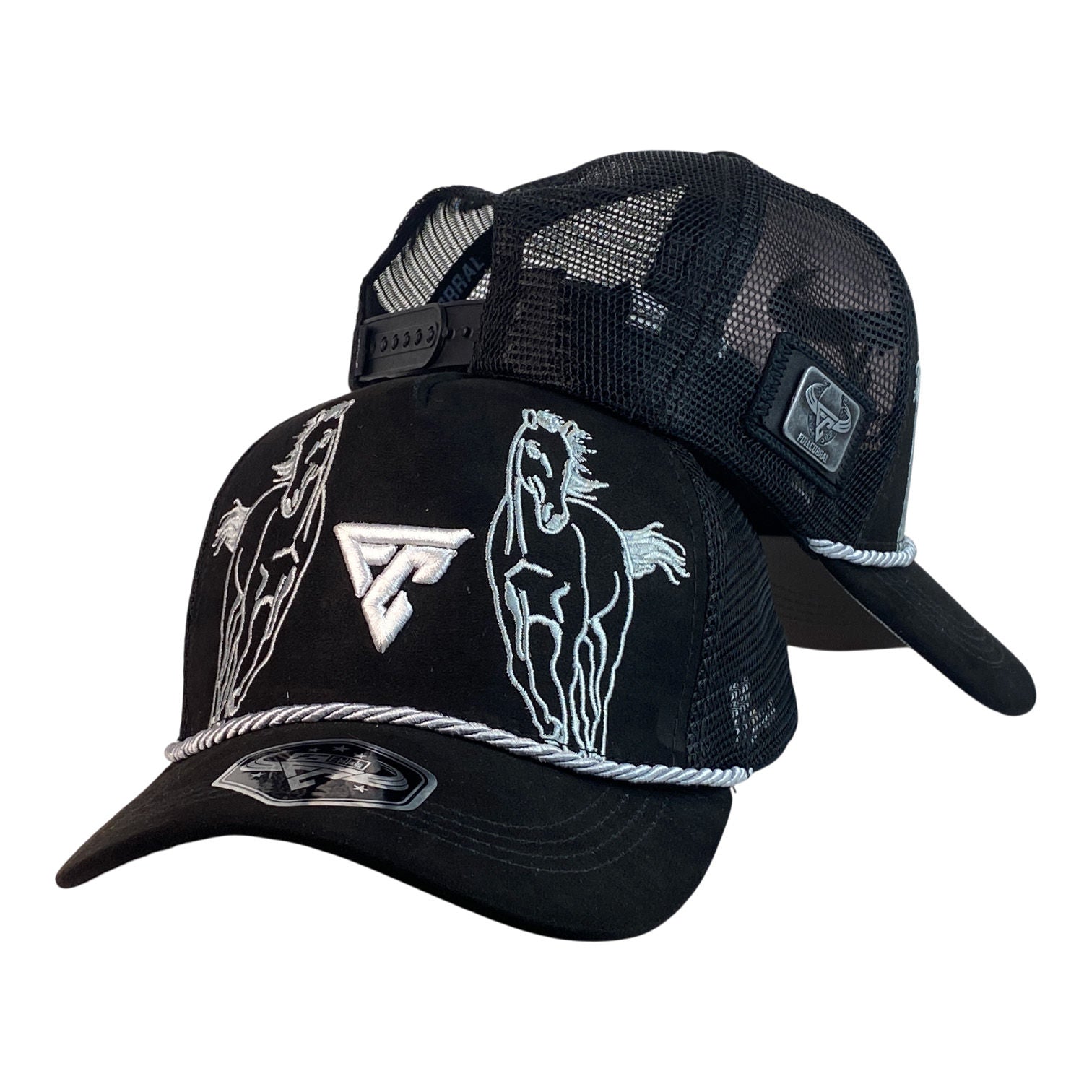 Gorra Full Corral Negra con Bordado de Caballos y Malla Negra.