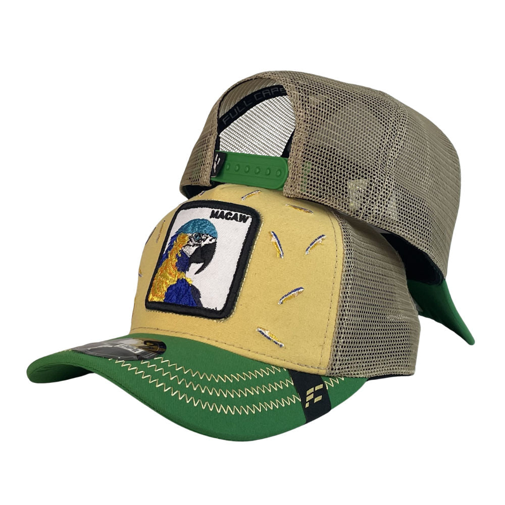 Gorra Full Corral Amarilla con Bordado de Guacamaya y Malla Beige.