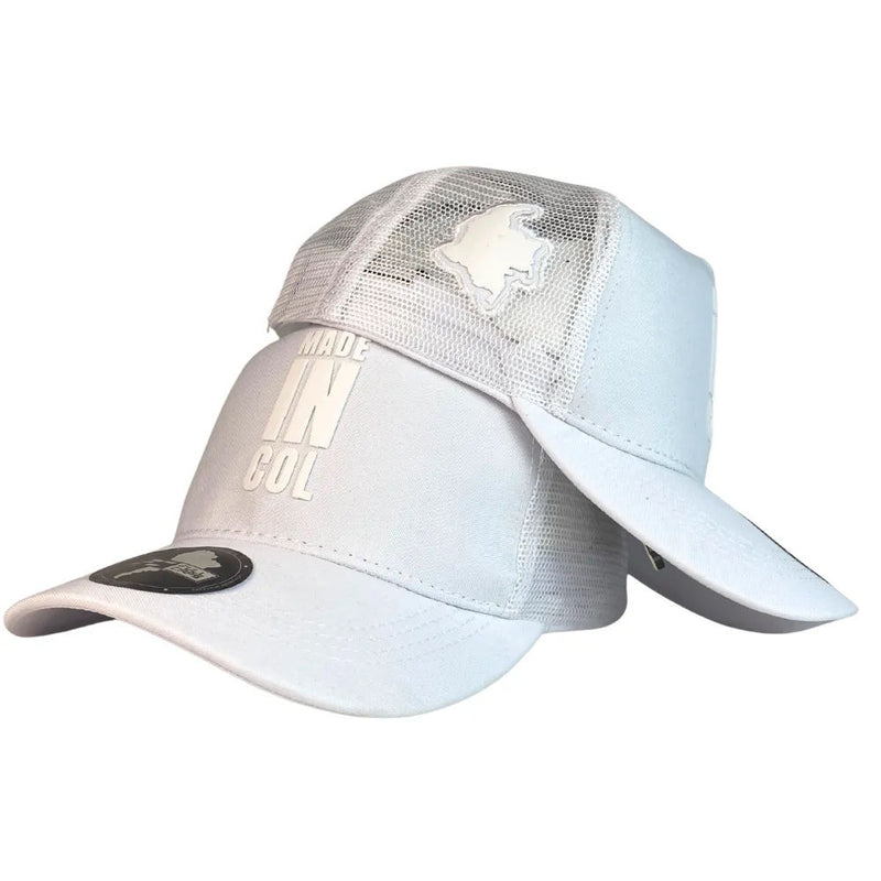 Gorra Colombia Blanca con Malla Blanca y Estampado en Relieve.