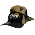 Gorra Elorza Beige en Gamuza con Bordado en Relieve y Parche de Arpa.