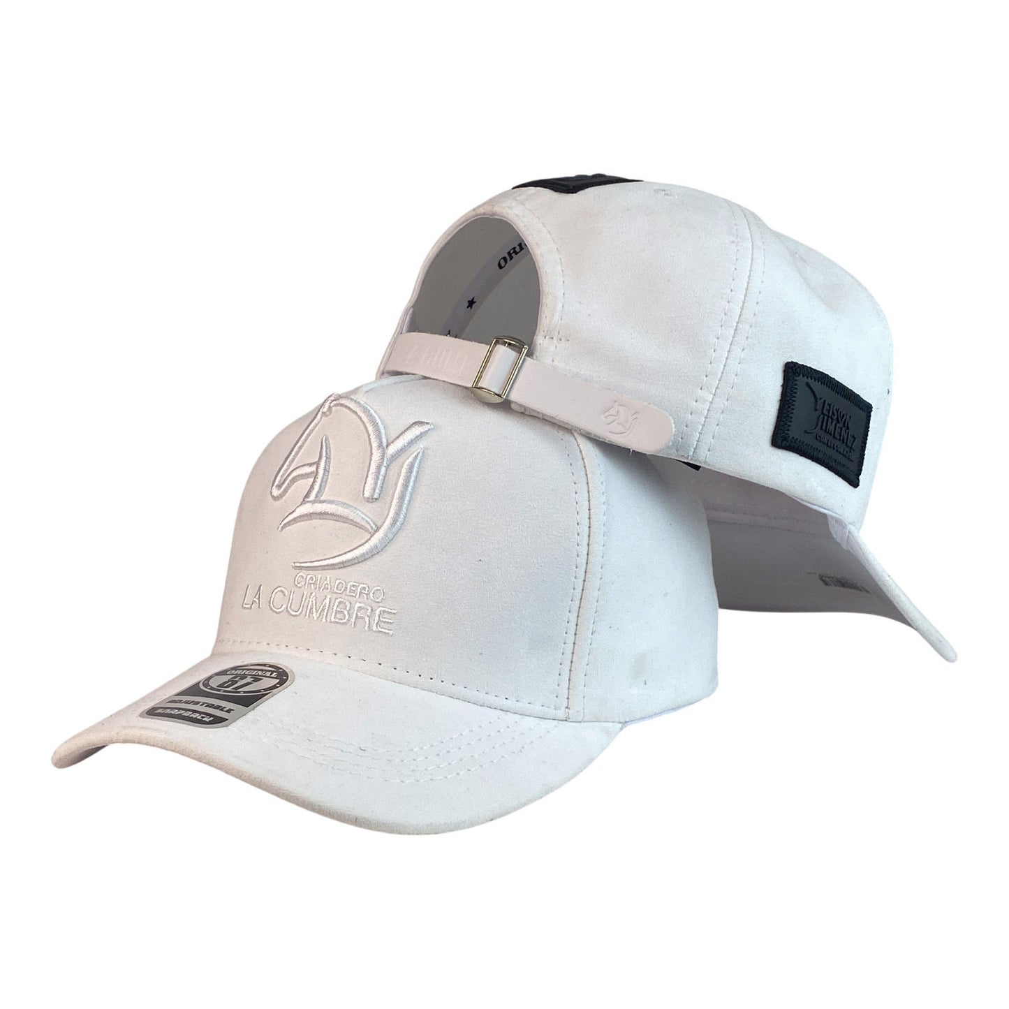 Gorra YJ Blanca con Bordado en Relieve y Cierre de Cuero.