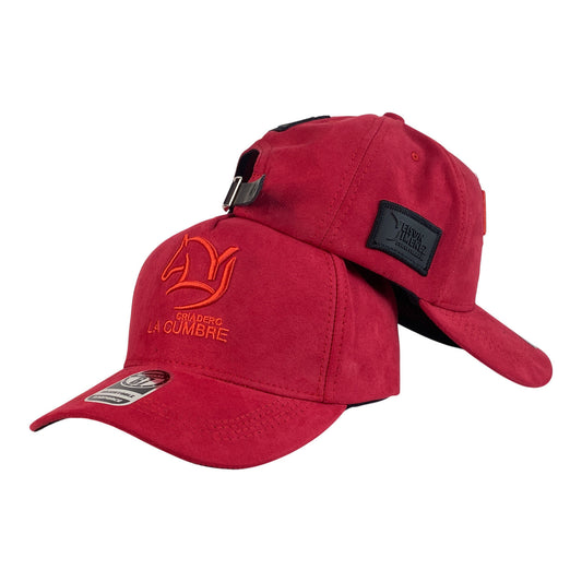 Gorra YJ Roja en Gamuza con Bordado en Relieve y Parche Lateral.