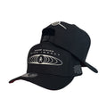 Gorra Alevate Negra con Estampado y Detalle Lateral.