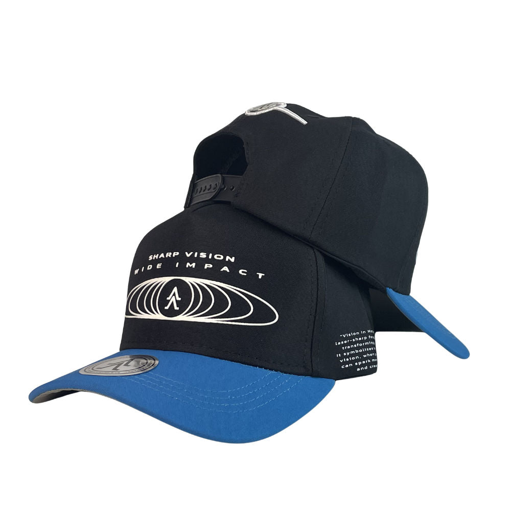 Gorra Alevate Negra con Estampado y Visera Azul.
