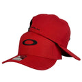 Gorra Oakley Roja con Bordado en Relieve y Logo Frontal.