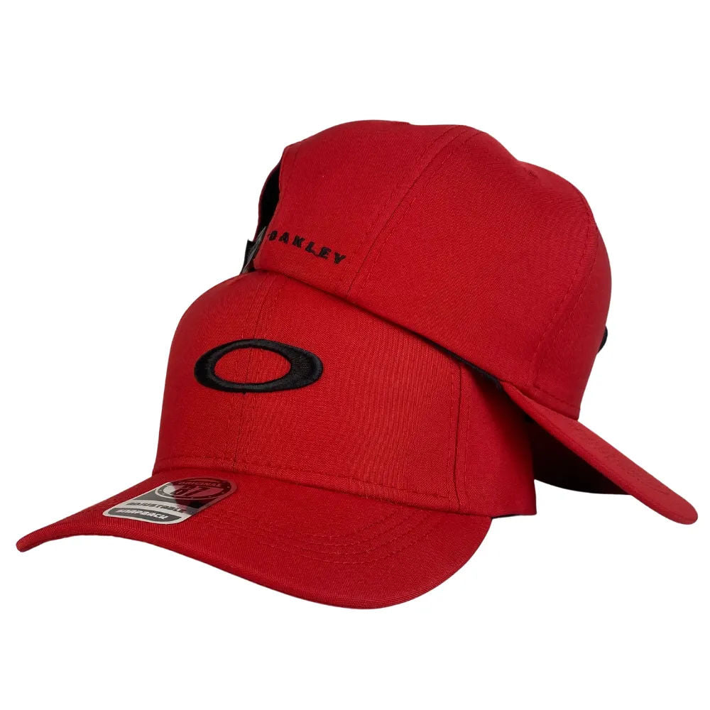 Gorra Oakley Roja con Bordado en Relieve y Logo Frontal.