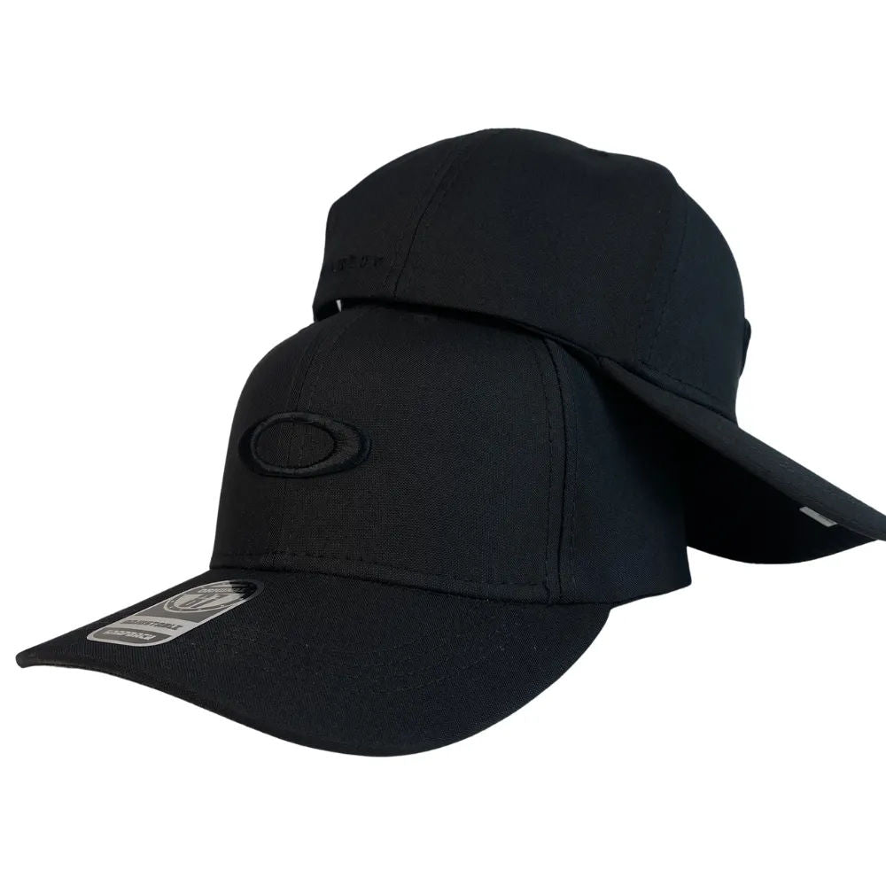 Gorra Oakley Negra con Bordado en Relieve y Visera Curva.