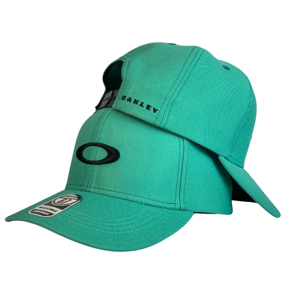 Gorra Oakley Verde con Bordado de Alta Densidad y Cierre de Cuero.
