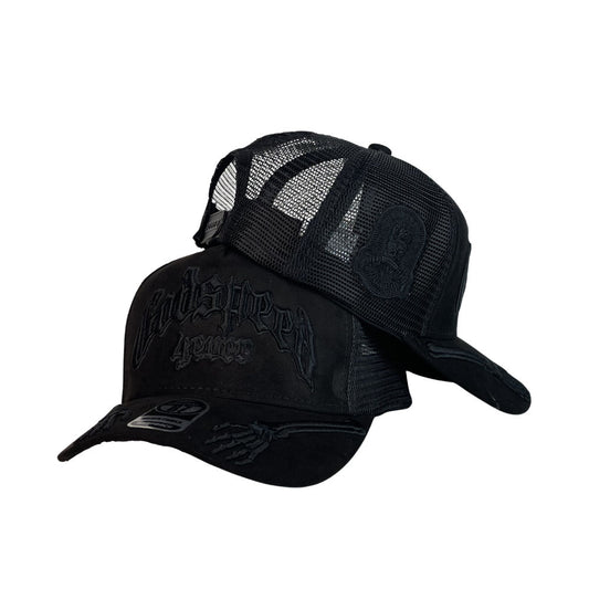 Gorra Godspeed Negra en Gamuza con Bordado en Relieve y Malla Negra.