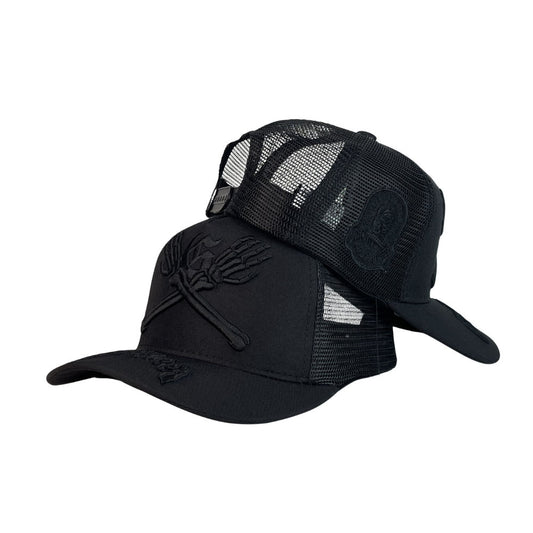 Gorra Godspeed Negra con Bordado en Relieve y Malla Negra.