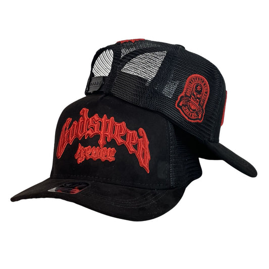 Gorra Godspeed Negra en Gamuza con Bordado en Relieve y Malla Negra.