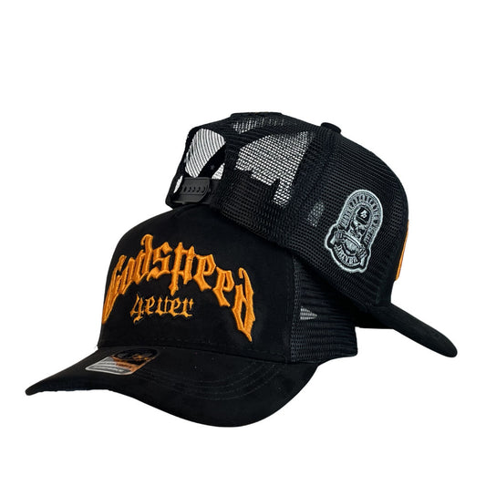 Gorra Godspeed Negra con Bordado en Relieve y Malla Negra.
