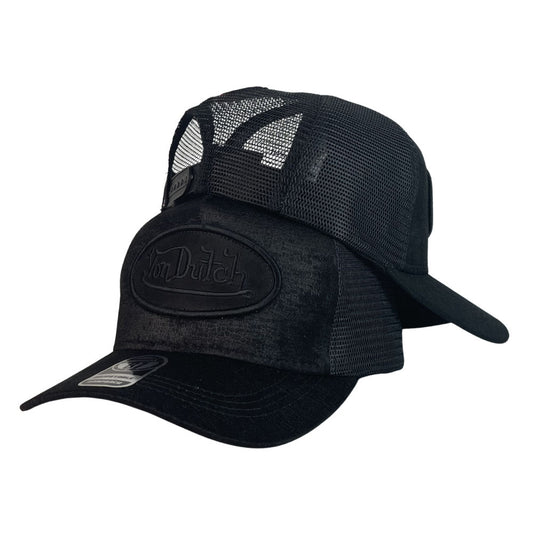 Gorra Von Dutch Negra con Bordado en Relieve y Malla Negra.