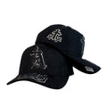 Gorra Full Caps Negra con Bordado en Relieve y Bordado de Cruces.