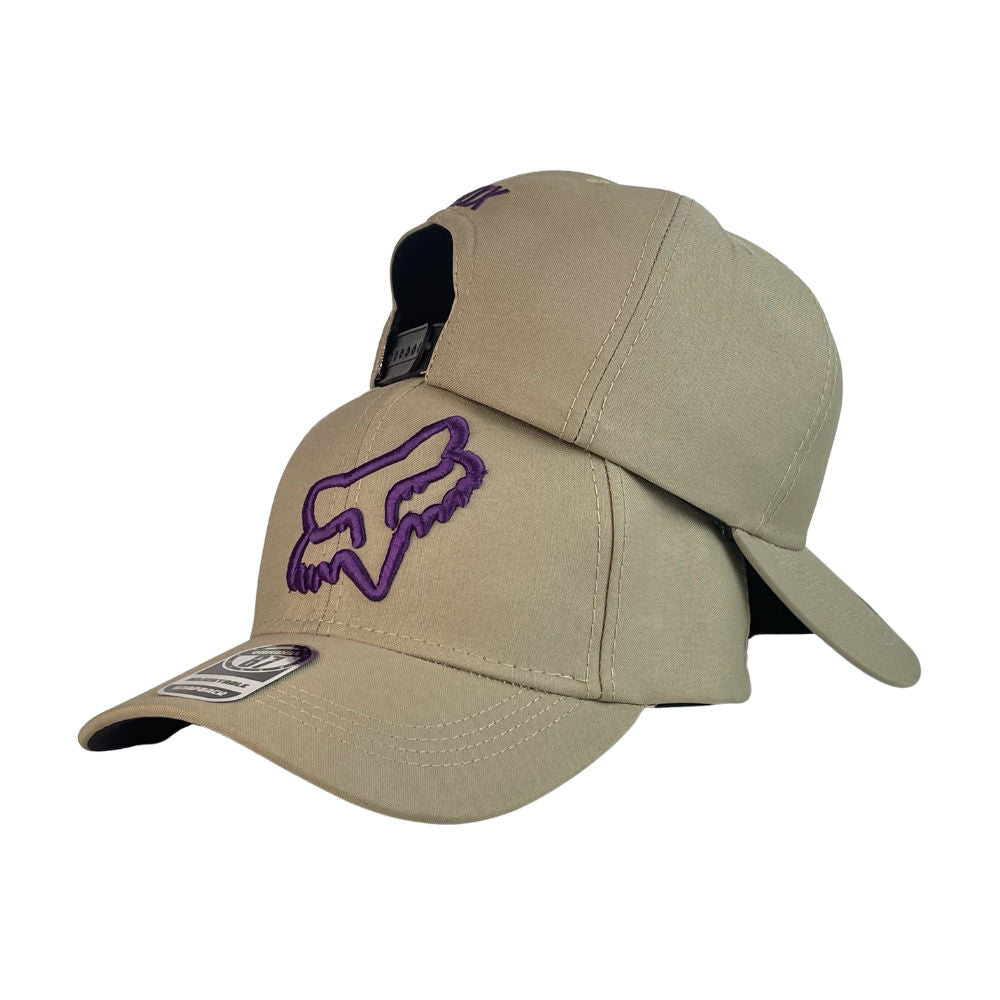 Gorra Fox Beige con Bordado en Relieve y Cierre Ajustable.