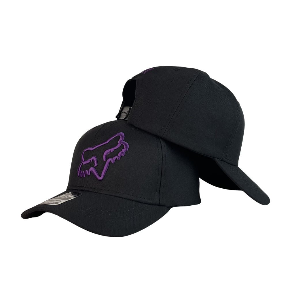 Gorra Fox Negra con Bordado en Relieve y Cierre Ajustable.