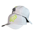 Gorra Fox Blanca con Bordado en Relieve y Visera Negra.