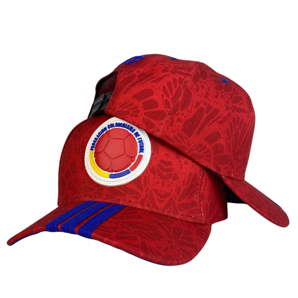 Gorra Colombia Roja con Estampado y Parche en Relieve.